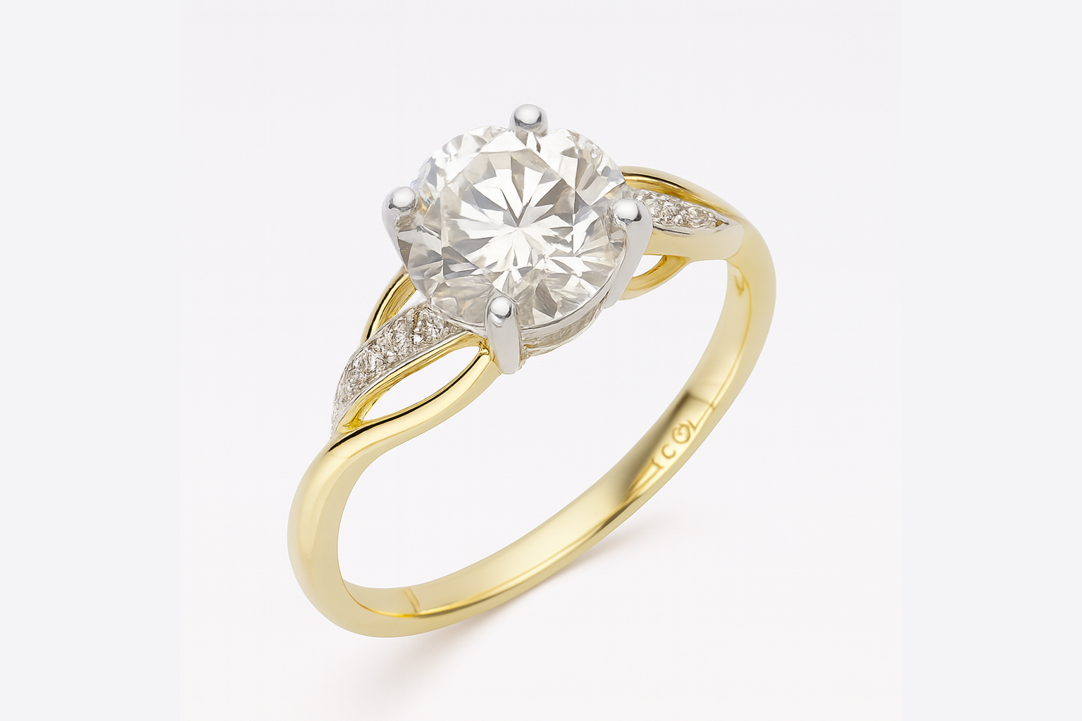 Clear and high quality jewelry photo example